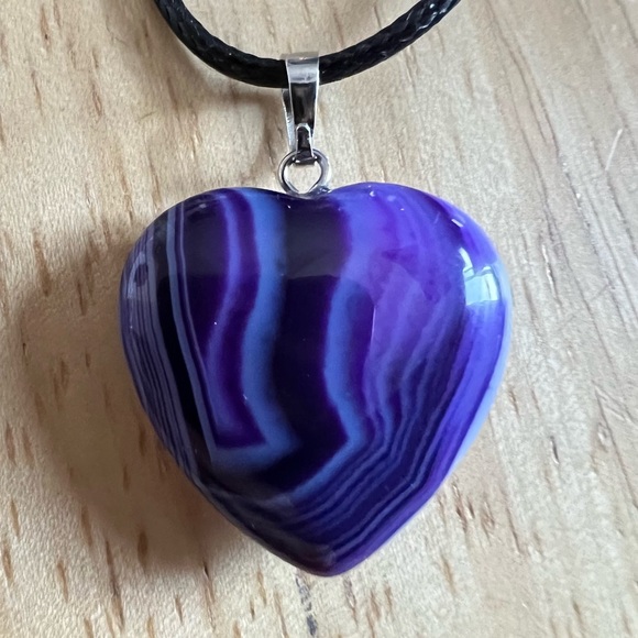 New Heart Shaped Purple Botswana Striped Agate Petite Pendant Necklace with Cord - Picture 3 of 5